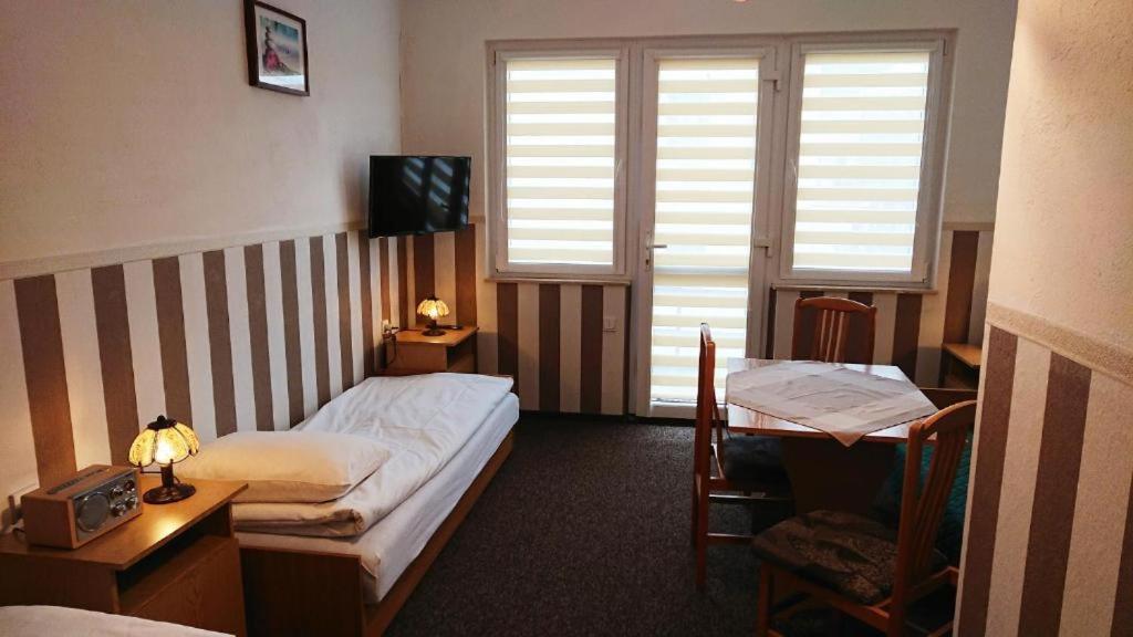 Ogrodowe Zacisze Apartment ยาสต์เชอเบีย กูรา ภายนอก รูปภาพ